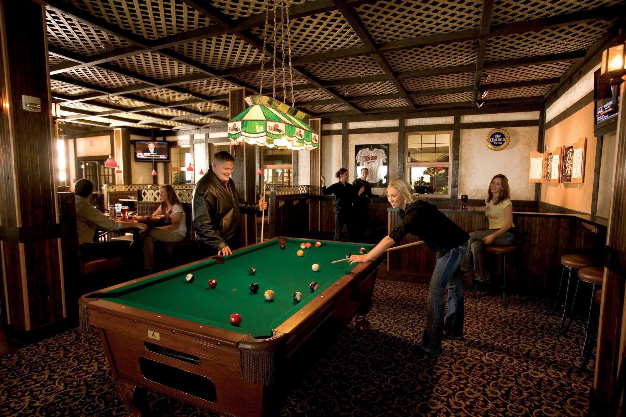 Canad Inns Destination Center Grand Forks Kültér fotó